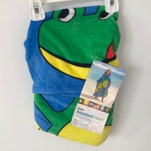 NWT kids hooded frog towel